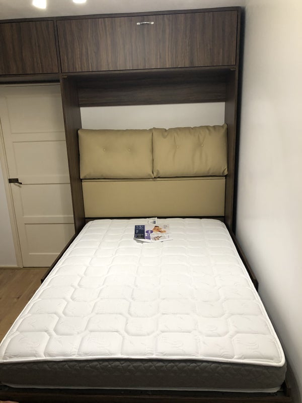 Flat Oakley Avenue in Greater London