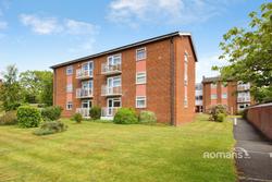 Flat Elleray Court in Ash