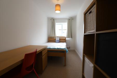 Room Shaw Street in Newcastle-under-Lyme