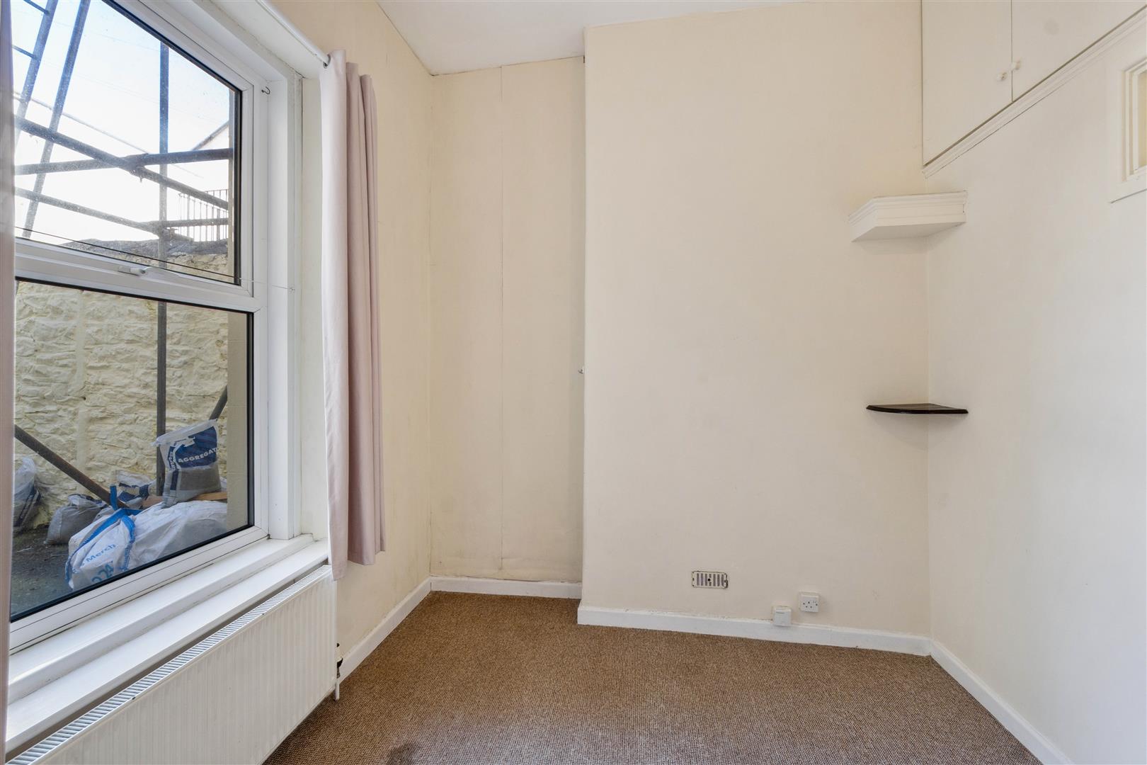 Flat Hotham Place in Plymouth