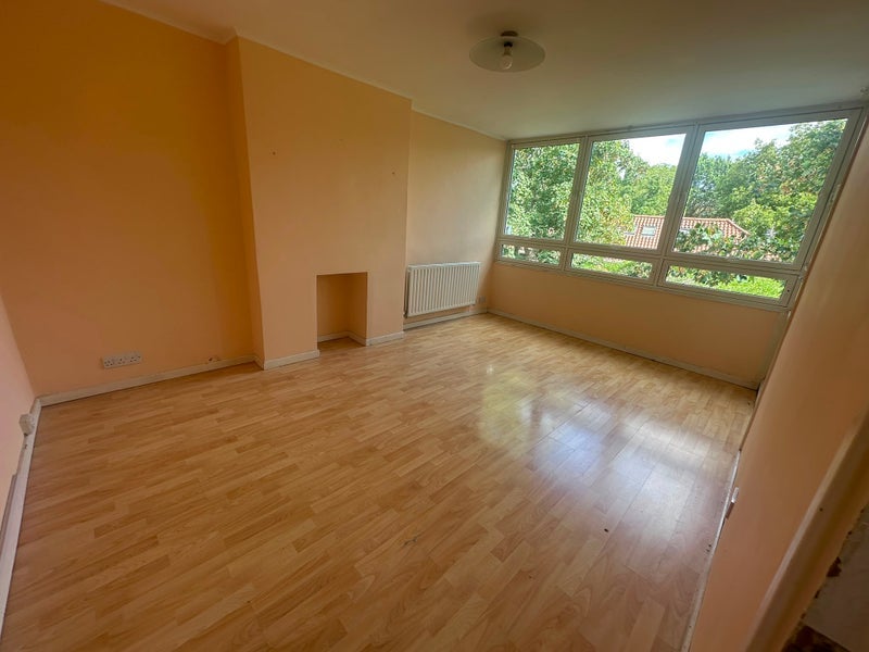 Room Fortrose Gardens in Greater London