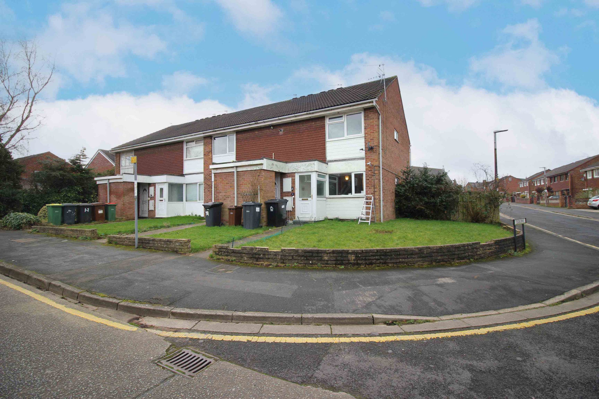Flat Tuson Drive in Preston