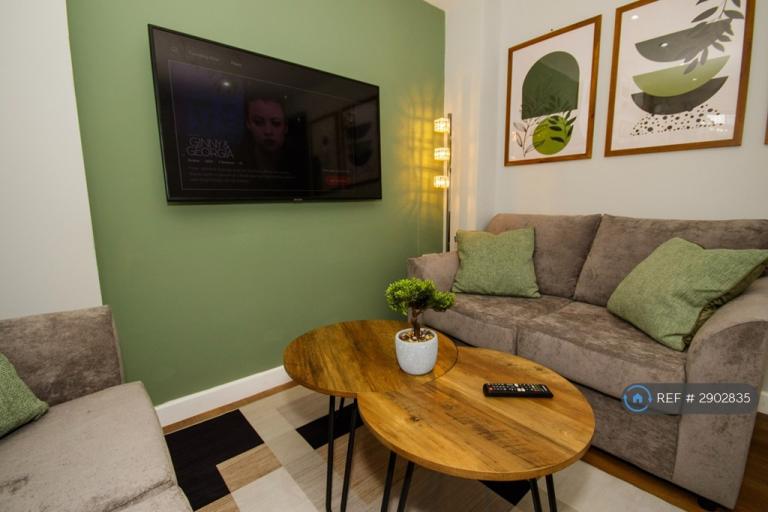 Room Curtis Close in Sandwell