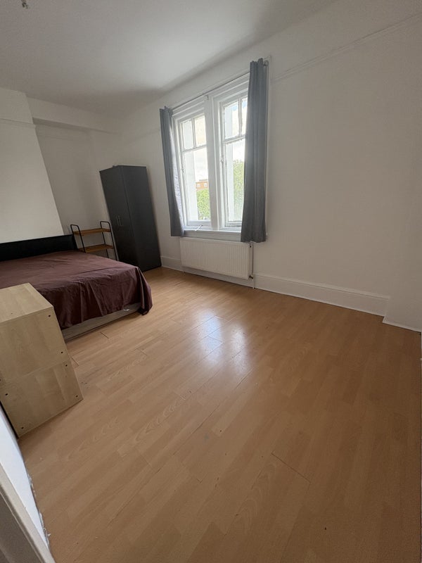 Room Telegraph Passage in Greater London