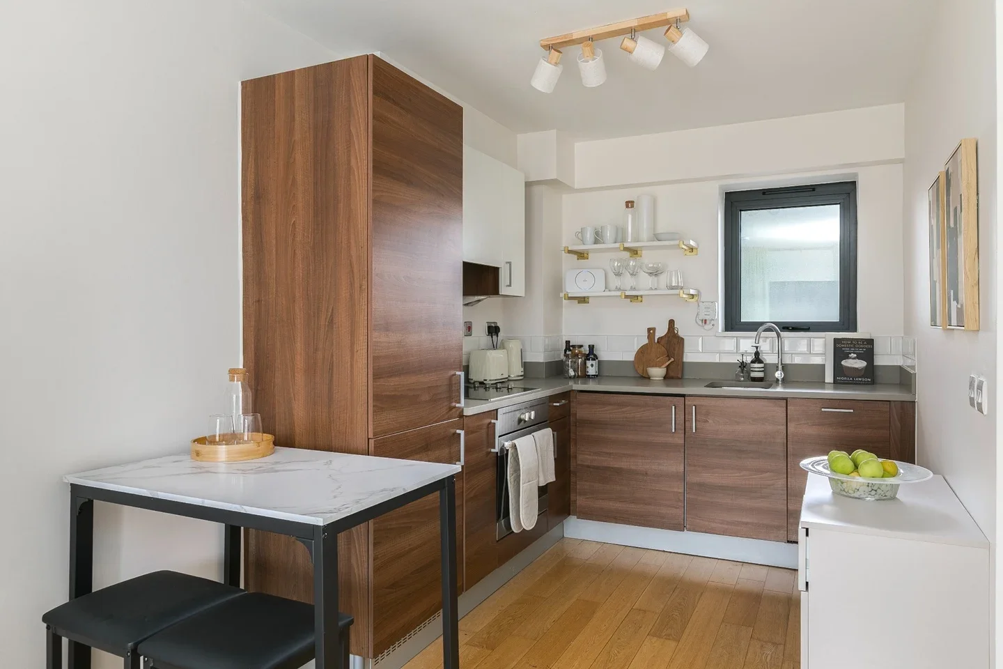 Flat Graham Road in Greater London
