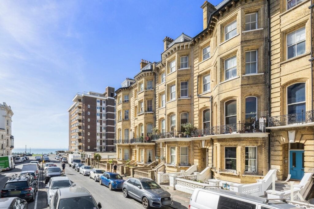 Flat First Avenue in Hove