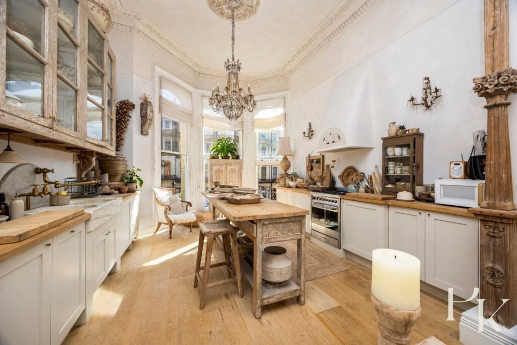 Flat First Avenue in Hove