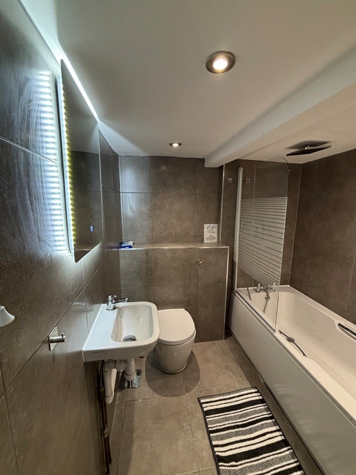 Flat Milton Place in Gravesham
