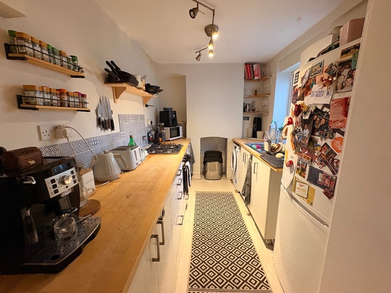 Room Whitehall Road in Bristol