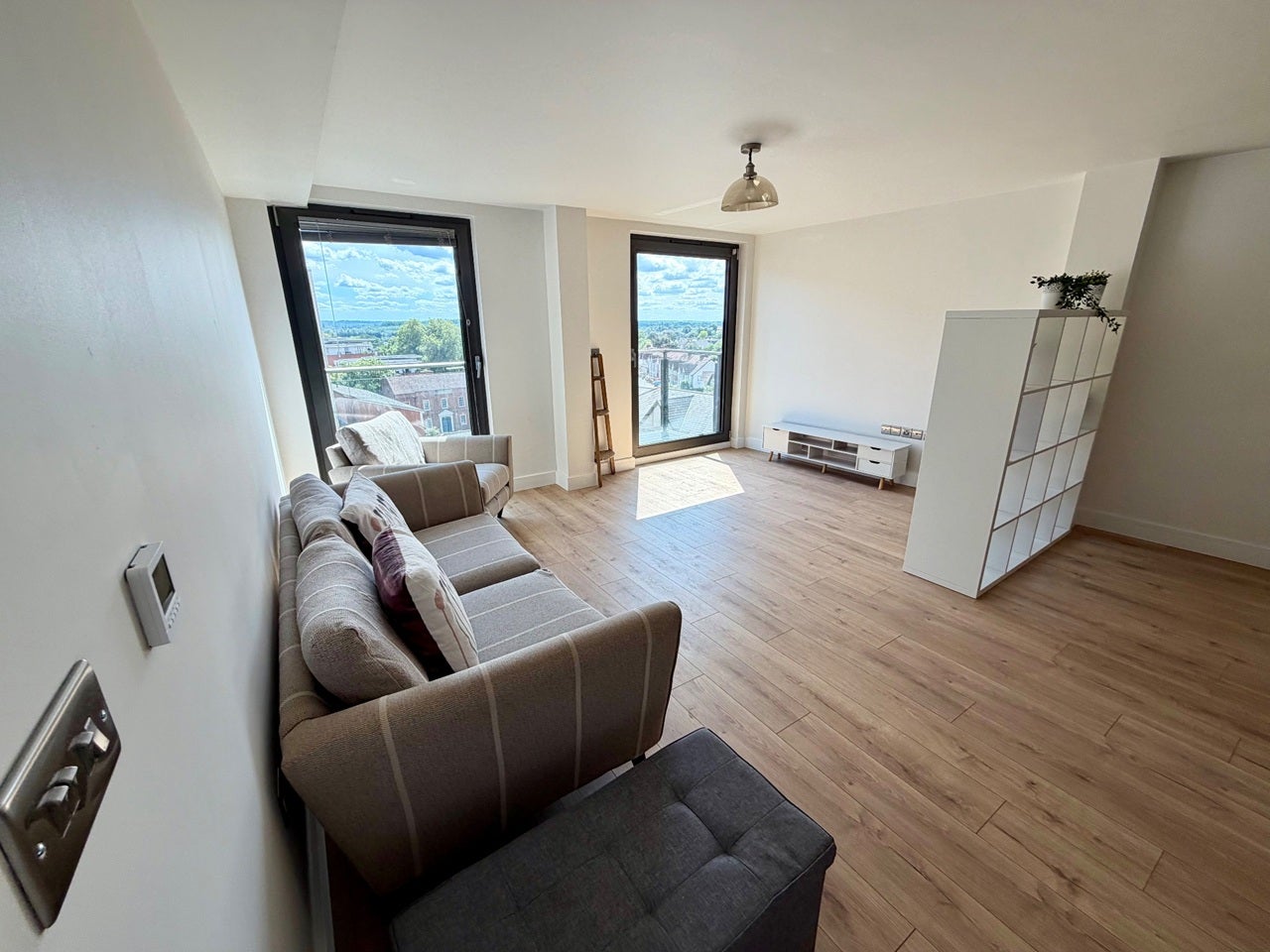 Flat High Street in Slough