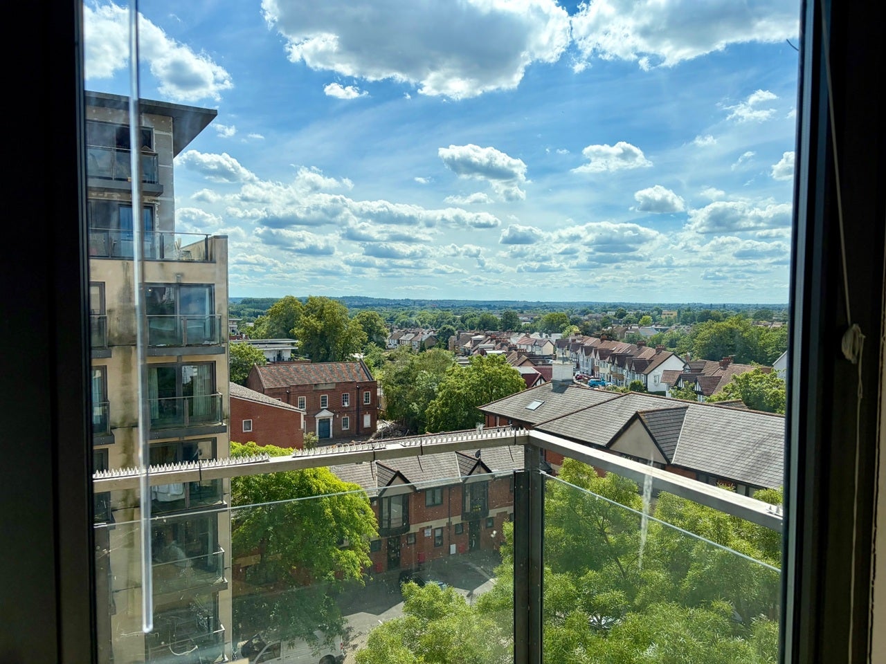 Flat High Street in Slough