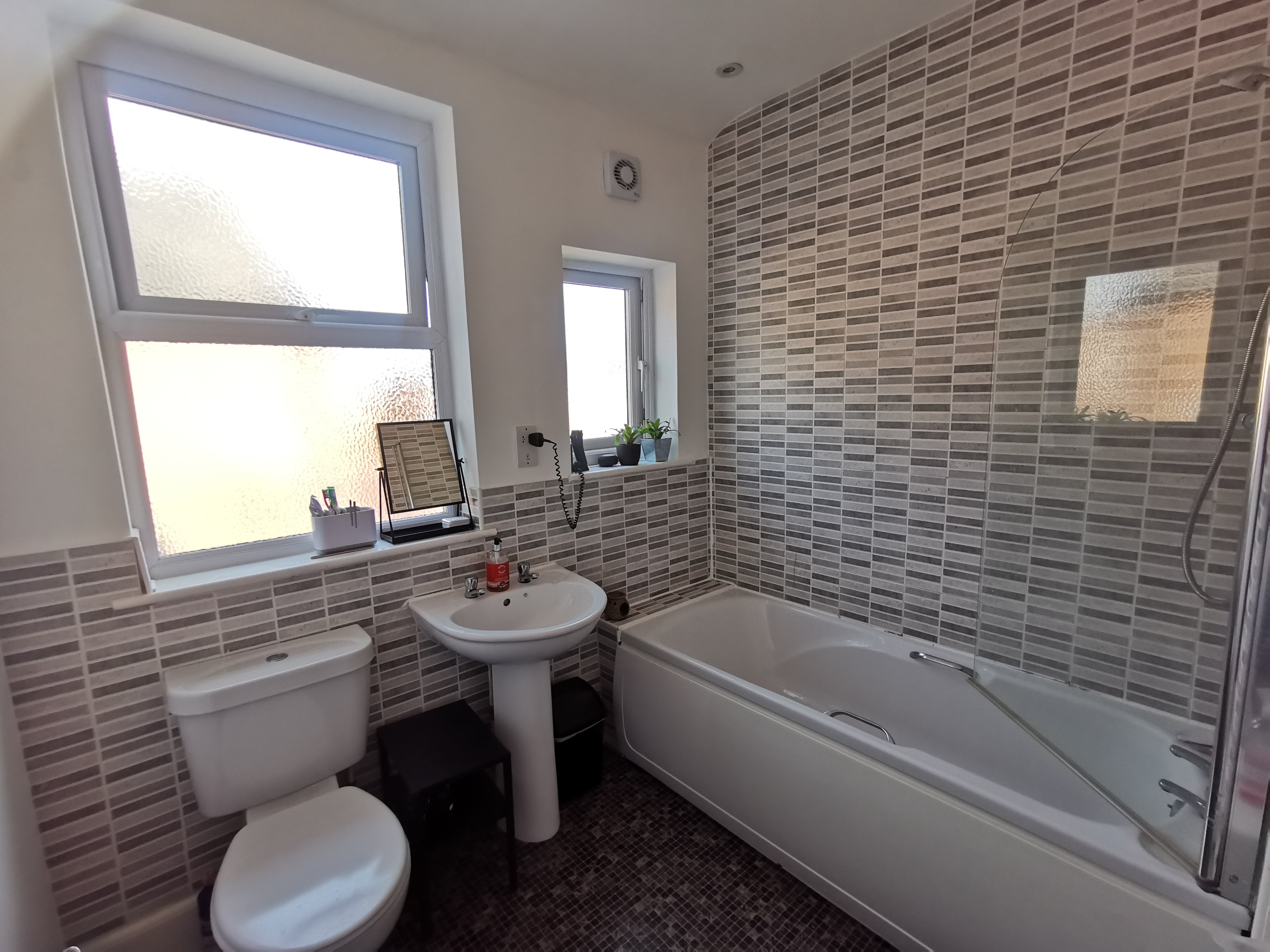 Flat Manvers Road in Rushcliffe