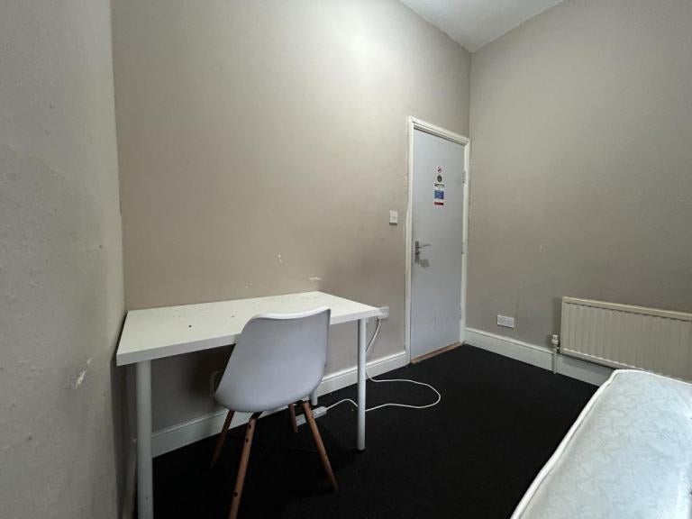 Room Gregory Boulevard in Nottingham