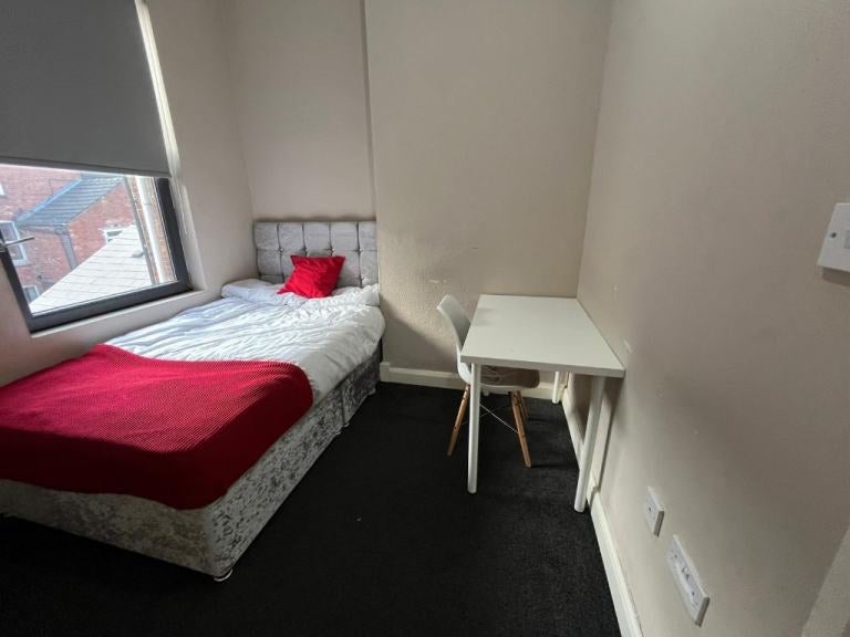Room Gregory Boulevard in Nottingham
