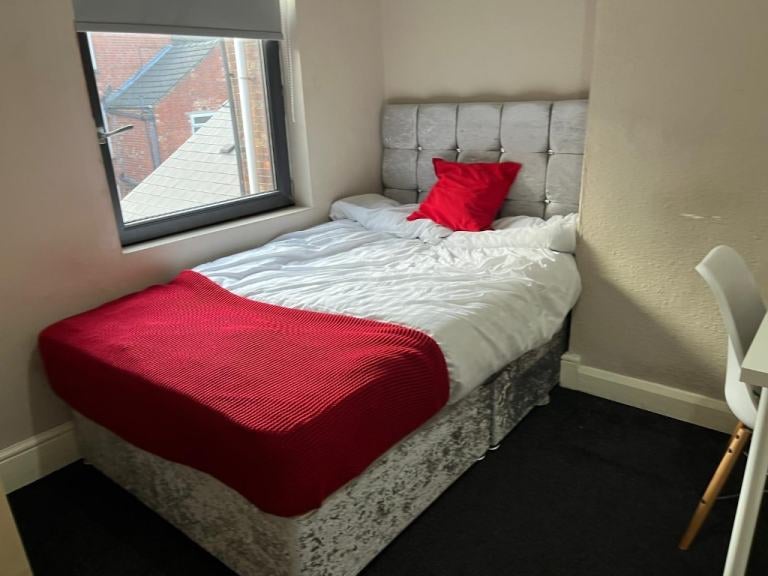 Room Gregory Boulevard in Nottingham