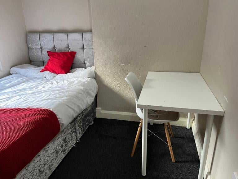 Room Gregory Boulevard in Nottingham