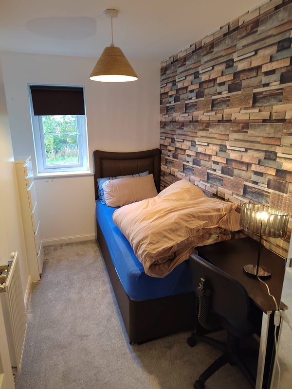 Room Bonnybridge Drive in City of Edinburgh