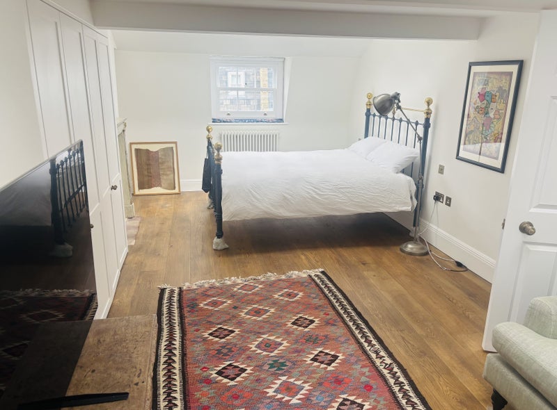 Room Burlington Road in Greater London