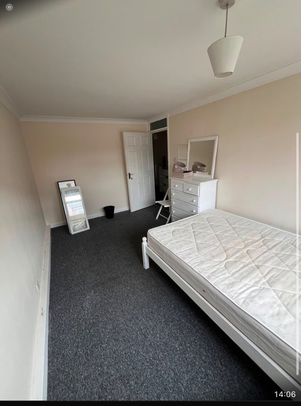 Room Parnell Road in Greater London