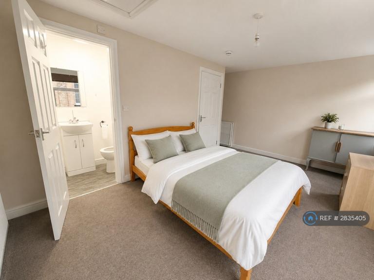 Room Belle Vue Parade in Scarborough