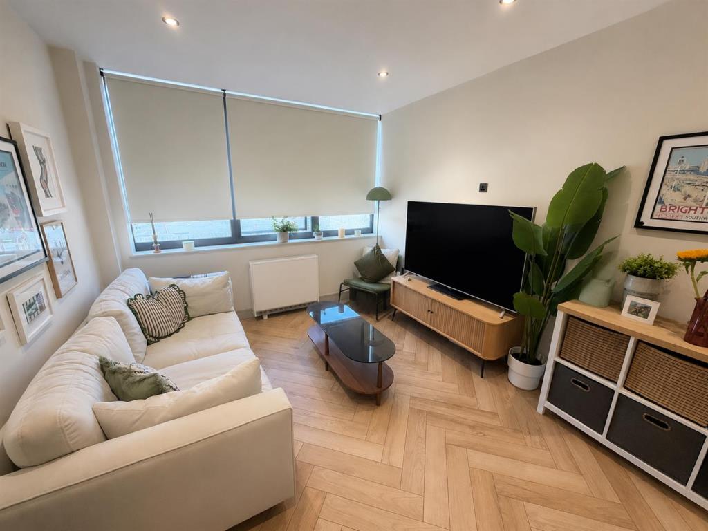 Flat Davigdor Road in Hove