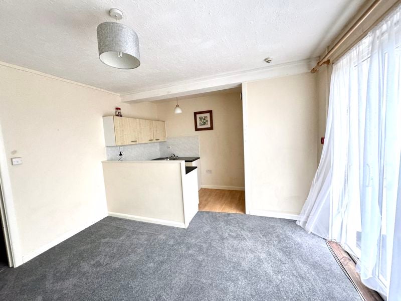 Flat Tregurrian Hill in Newquay