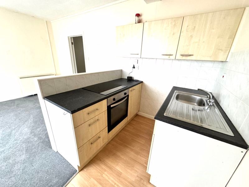 Flat Tregurrian Hill in Newquay