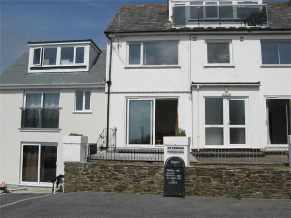 Flat Tregurrian Hill in Newquay