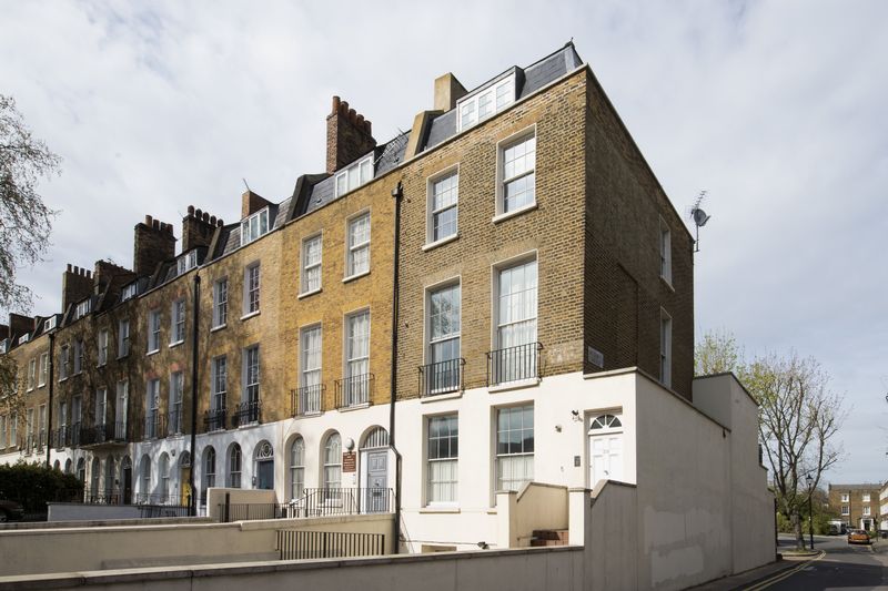 Flat City Road in Greater London
