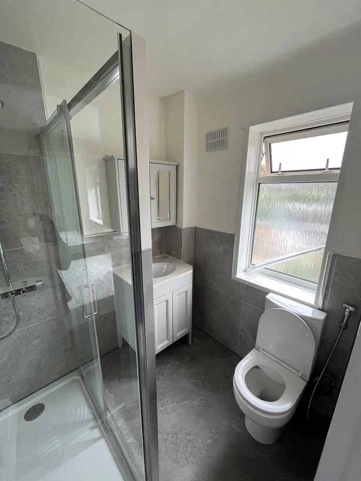 Room Love Lane in Greater London