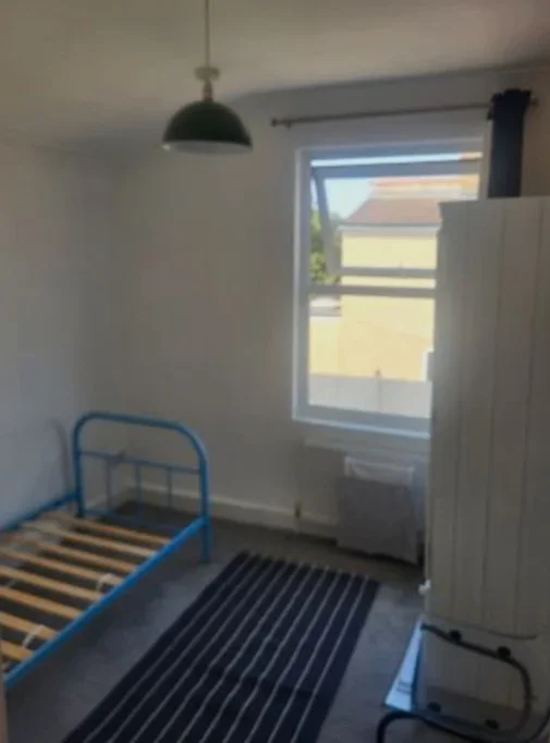 Room Burlington Road in Greater London
