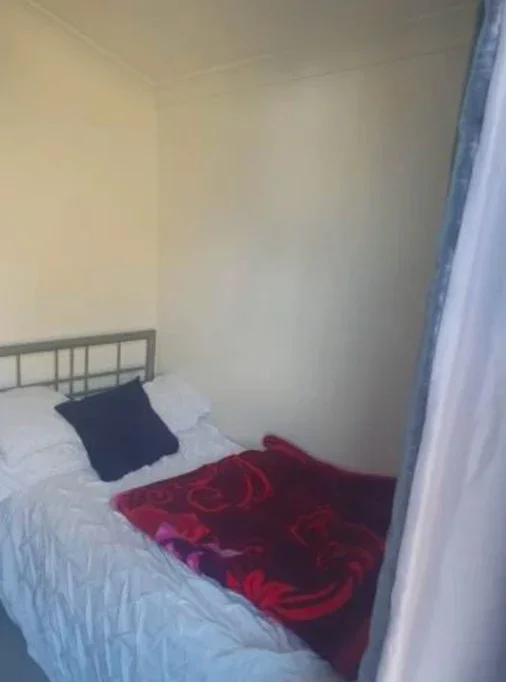 Room Burlington Road in Greater London