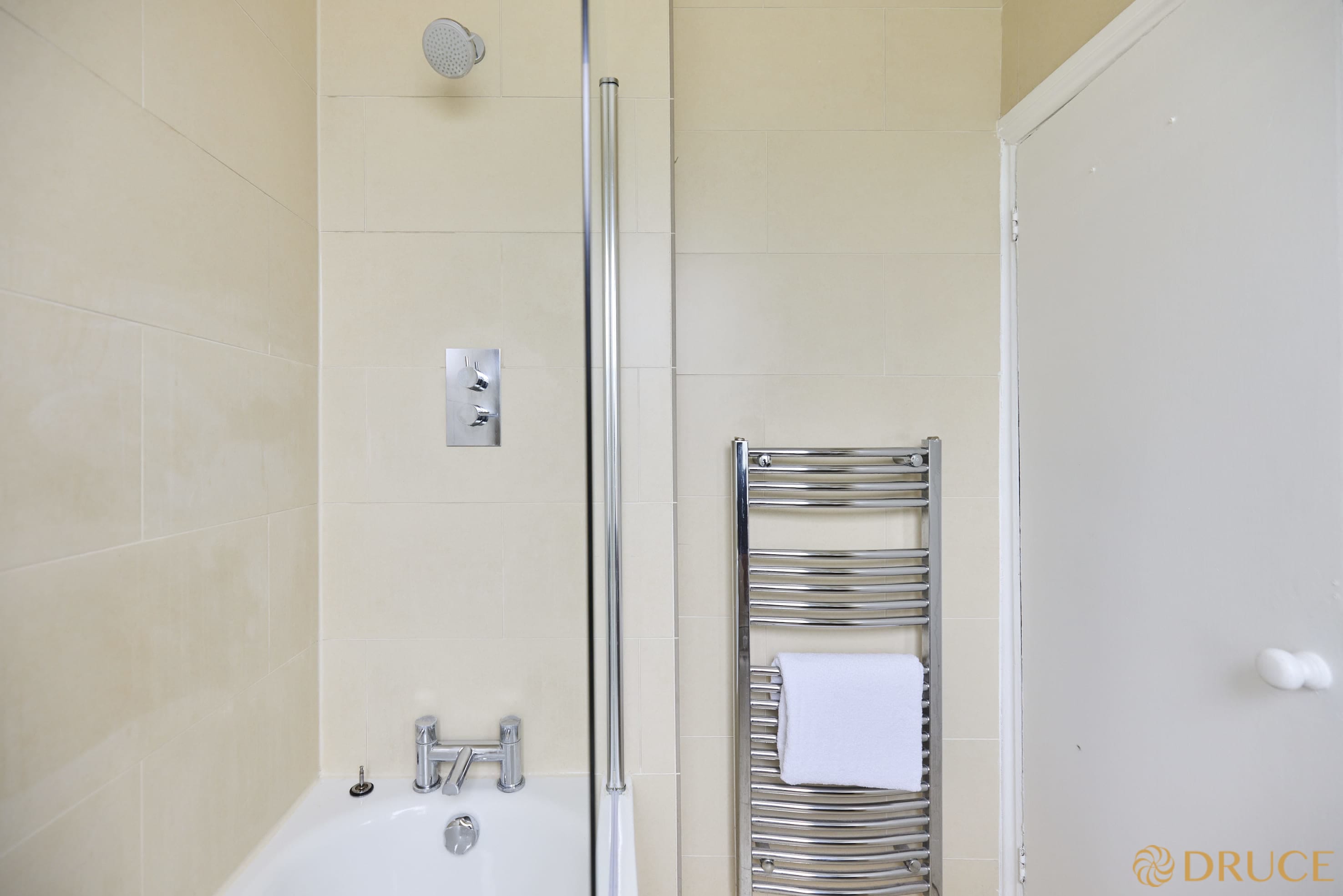 Room Highlever Road in Greater London