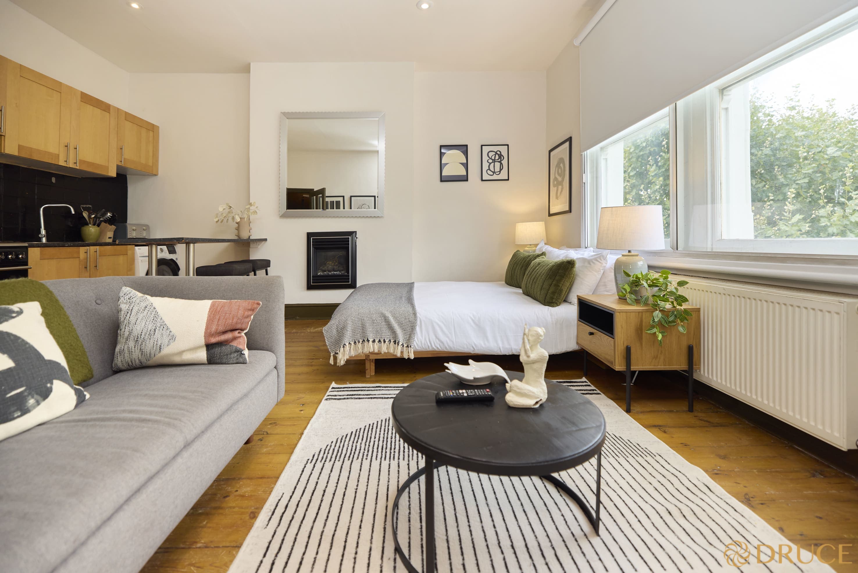 Room Highlever Road in Greater London