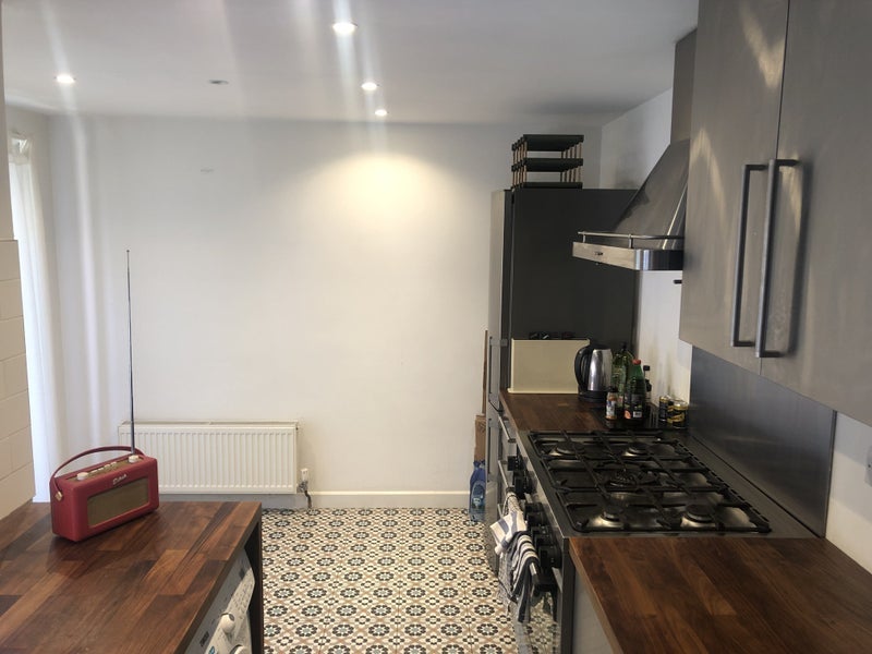 Room Gorleston Road in Greater London