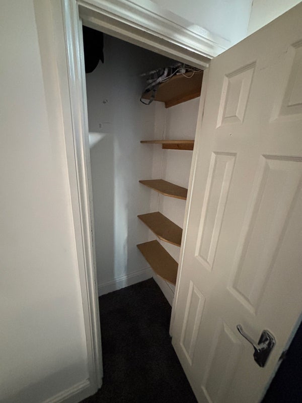 Room George Lane in Greater London