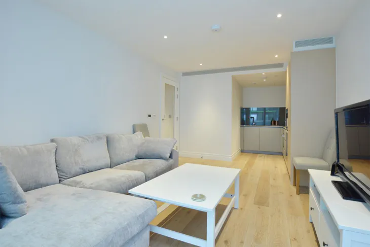 Flat Malthouse Road in Greater London