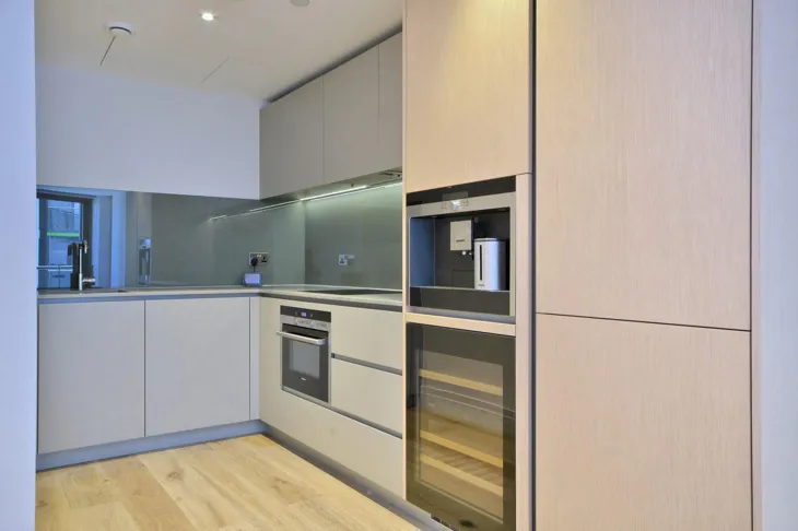 Flat Malthouse Road in Greater London