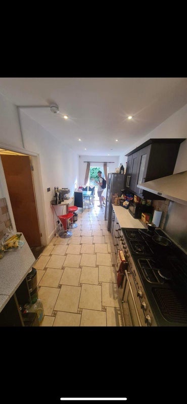 Room Parsonage Street in Greater London