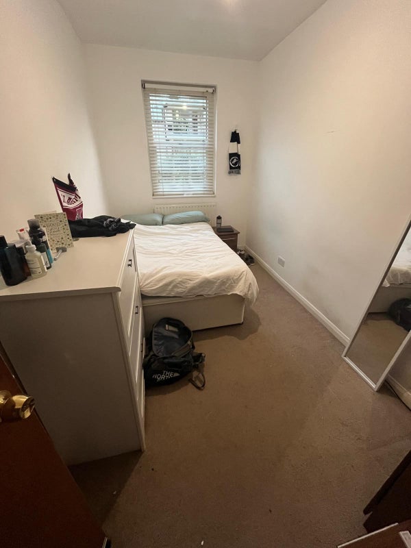 Room Parsonage Street in Greater London