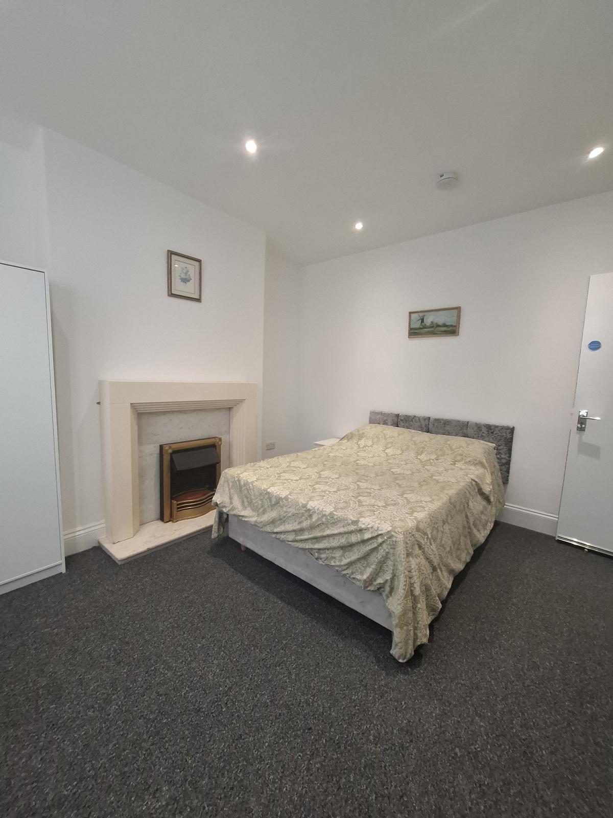 Room Wellington Street in Grimsby