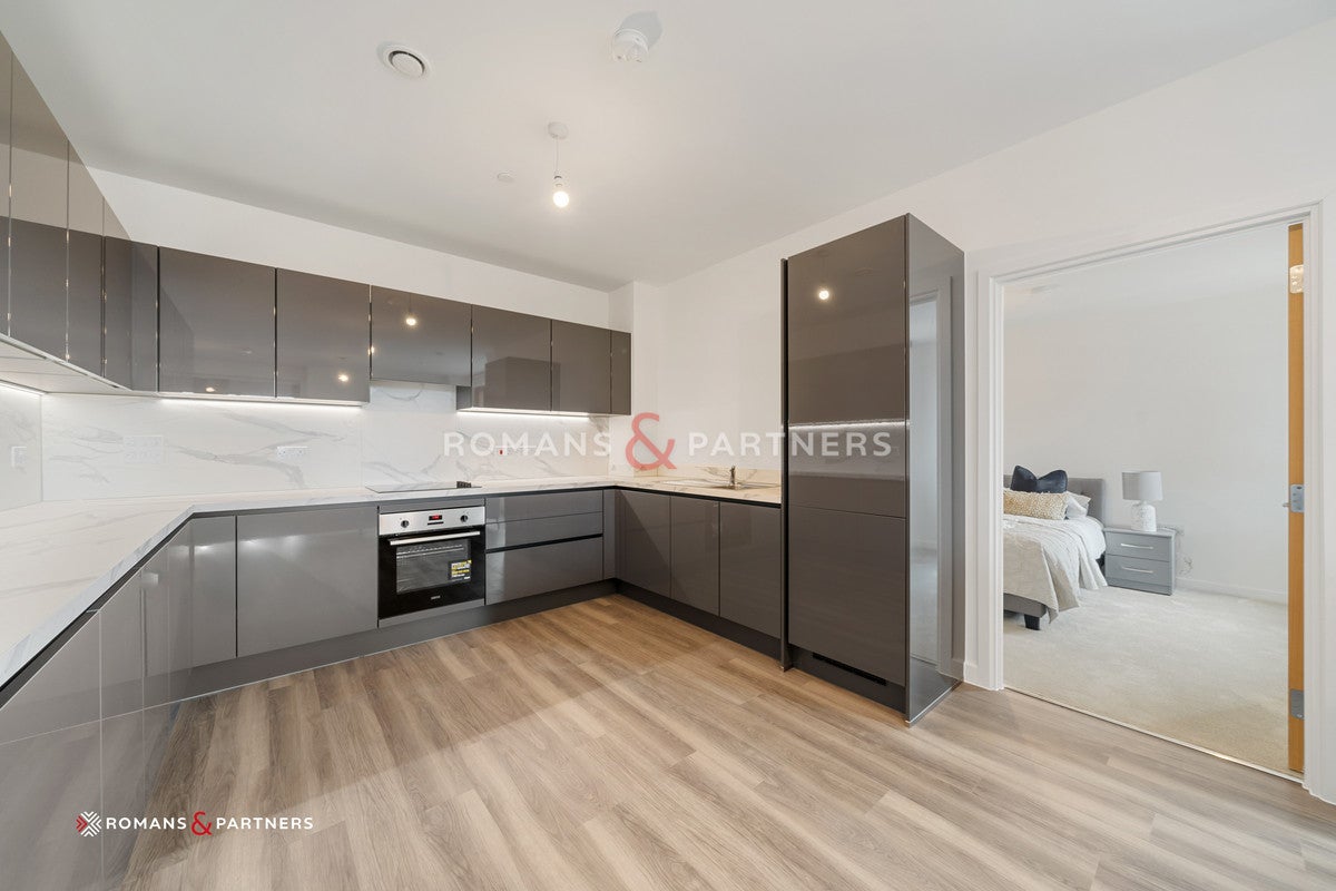 Flat Ilderton Road in Greater London