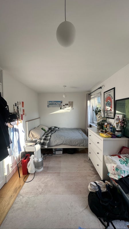 Room Theseus Walk in Greater London