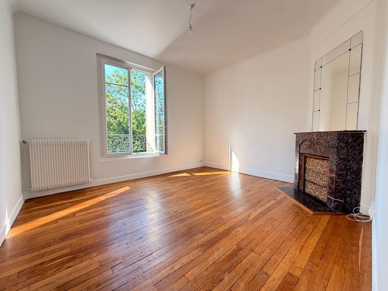 Appartement Avenue du Beau Site à Sèvres