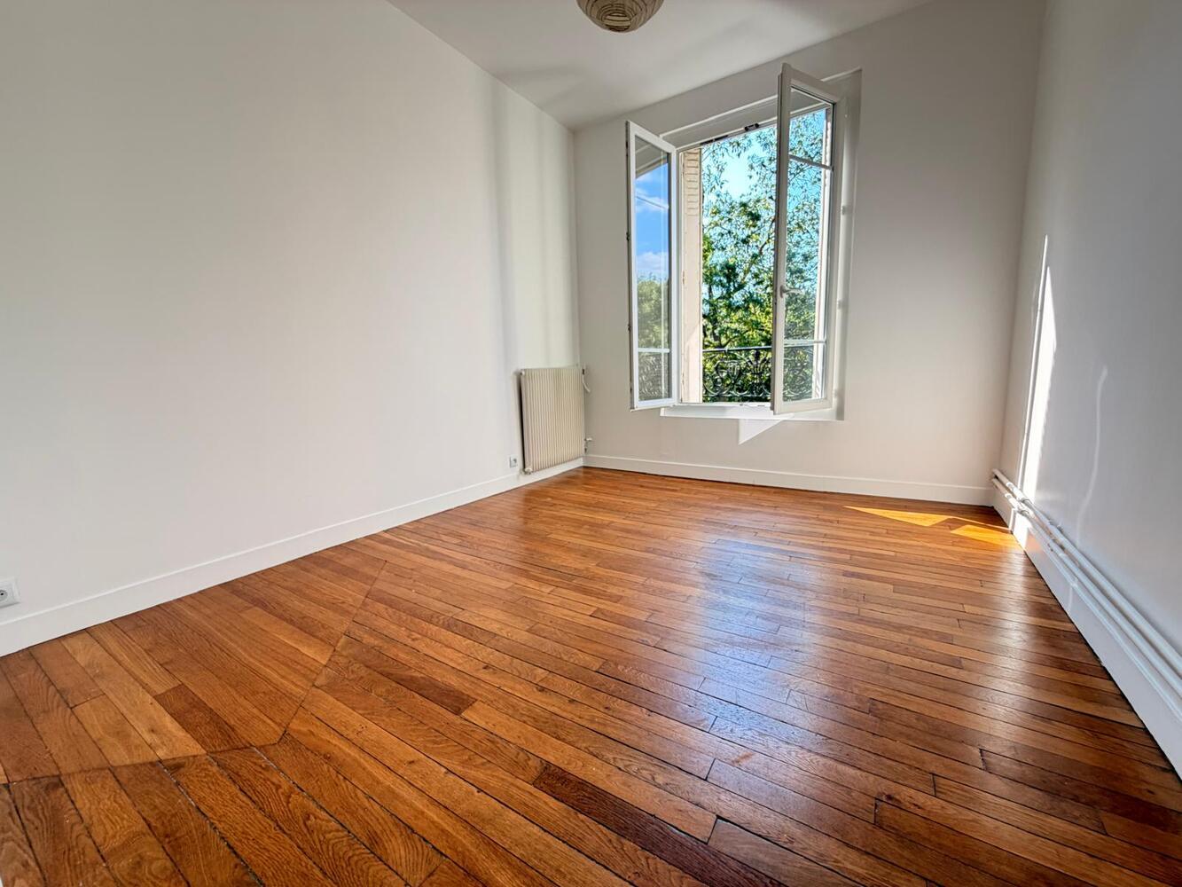 Appartement Avenue du Beau Site à Sèvres