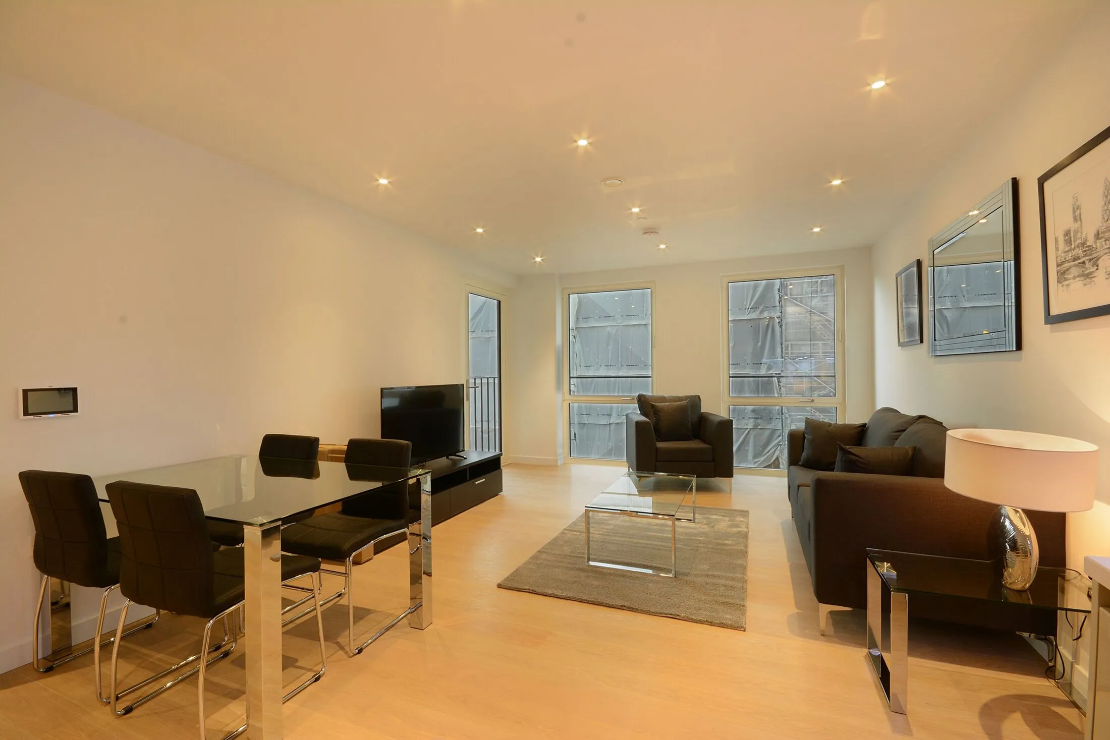 Flat Sayer Street in Greater London