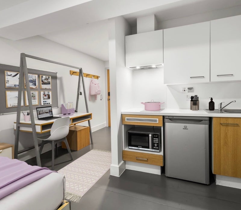 Room Aston Street in Birmingham