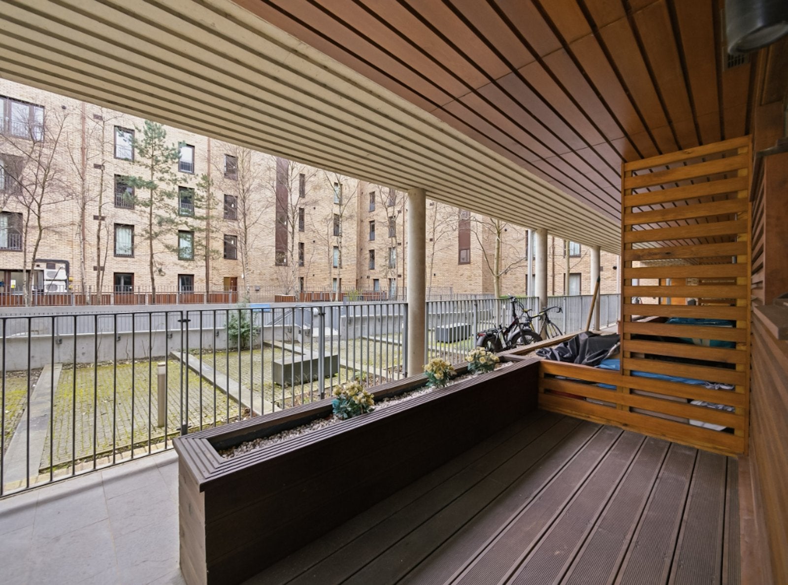 Flat McEwan Square in City of Edinburgh