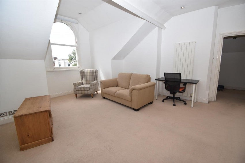 Flat Warwick Place in Royal Leamington Spa
