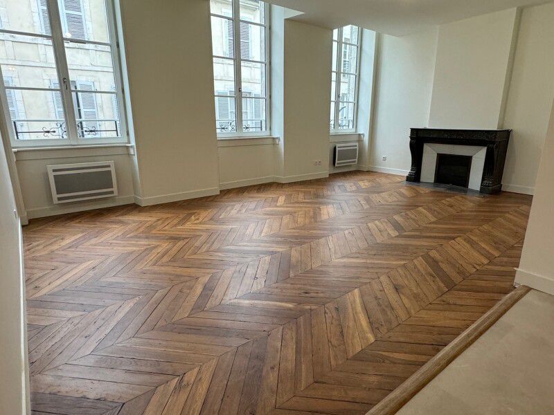 Flat Rue Notre-Dame-de-Recouvrance in Orléans